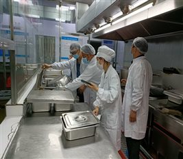 D:.总务处档案资料总务处资料9.照片档案资料2年春季总务处活动照片学生食堂学生食堂安全检查20220522 (70).jpg